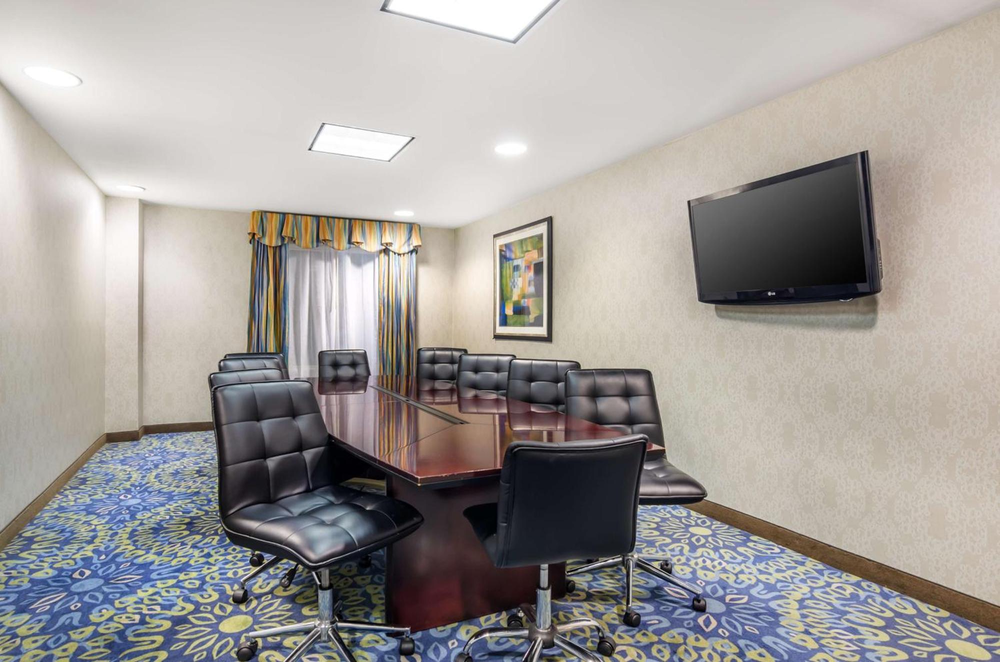 Best Western Plus Уэйнсборо Экстерьер фото