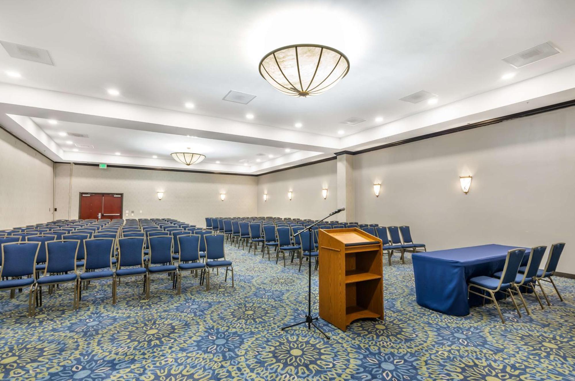 Best Western Plus Уэйнсборо Экстерьер фото