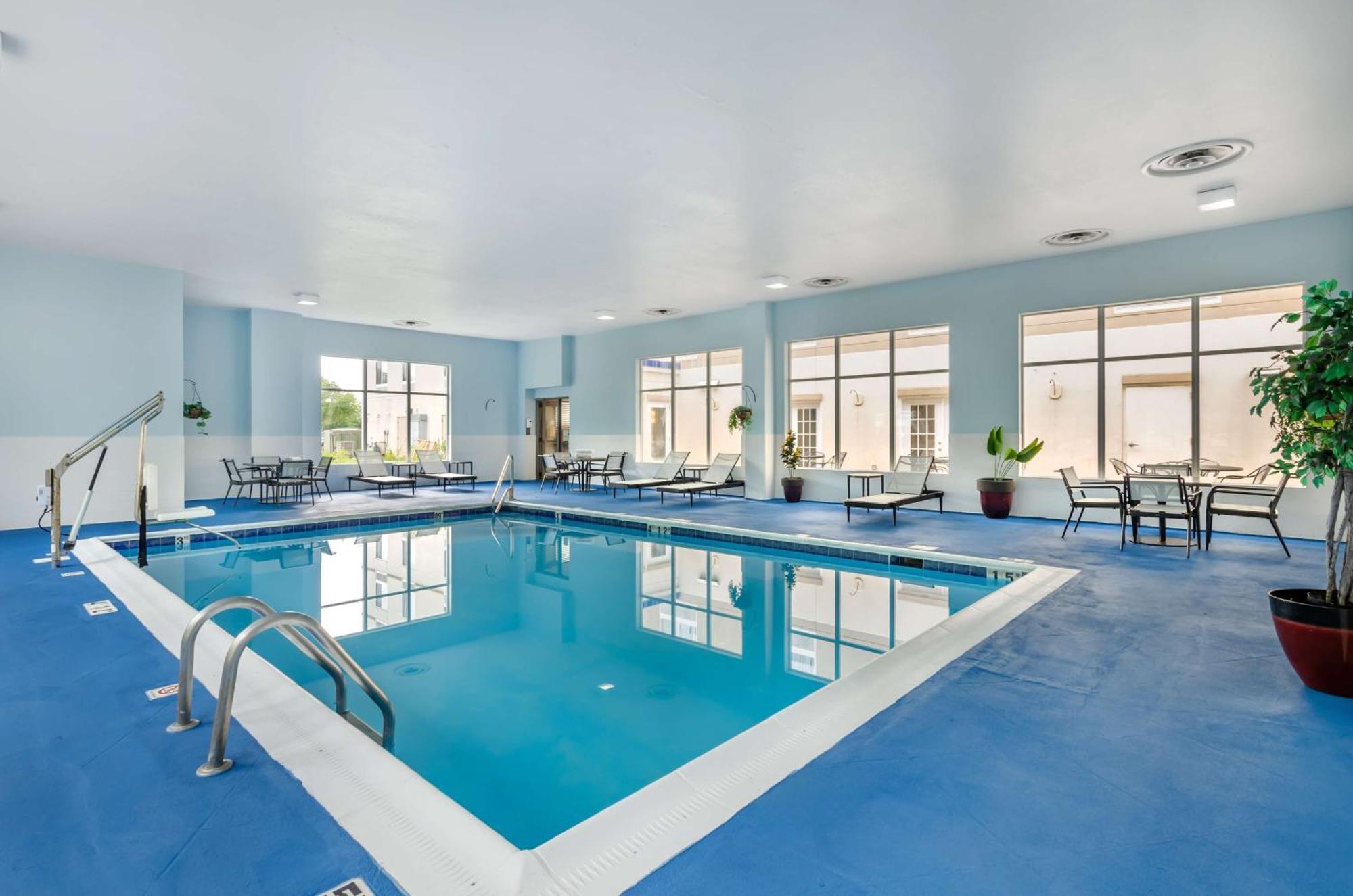 Best Western Plus Уэйнсборо Экстерьер фото
